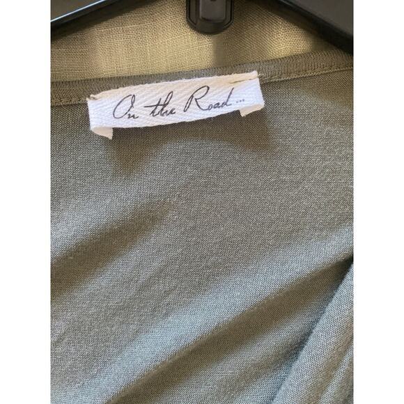 On the Road Anthropologie lightweight twist front long sleeve shirt - Picture 3 of 3